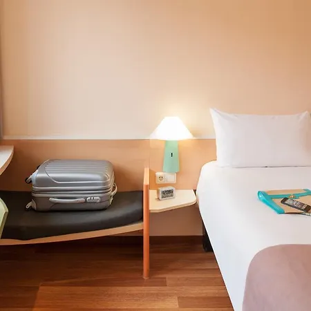 Ibis Altstadt 2*