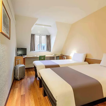 Ξενοδοχείο Ibis Altstadt 2*