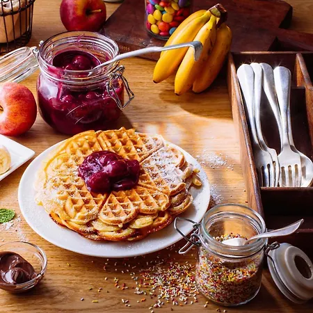 Ibis Altstadt Hotel 2*