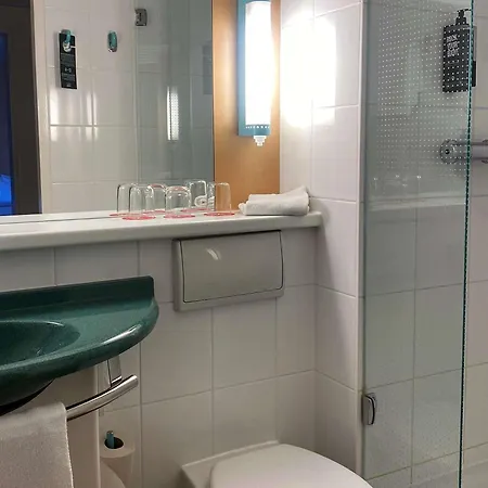 Ibis Altstadt Hotel 2*
