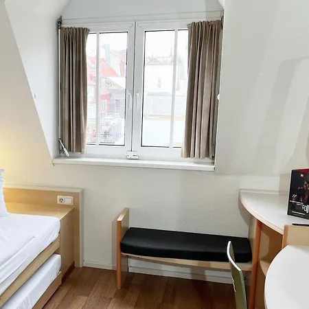 Ibis Altstadt 2*