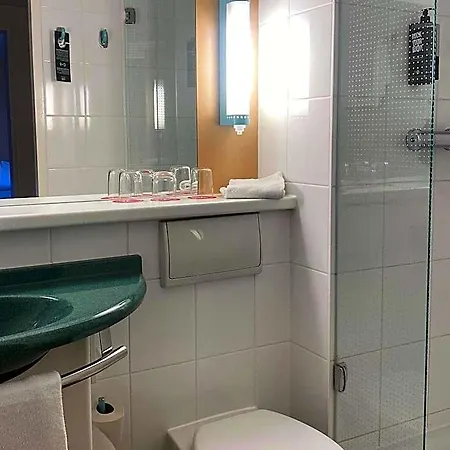 Ξενοδοχείο Ibis Altstadt 2*