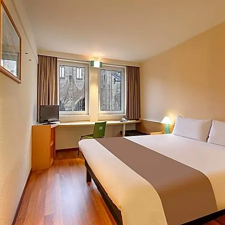 Ibis Altstadt מלון ארפורט