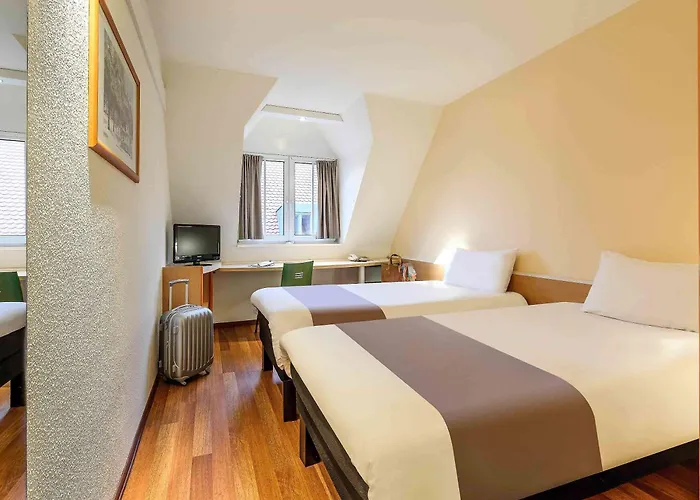 Ξενοδοχείο Ibis Altstadt 2*