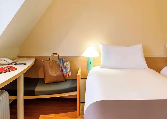 Ibis Altstadt Hotel 2*